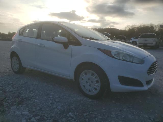 82599164-2016-ford-fiesta_4