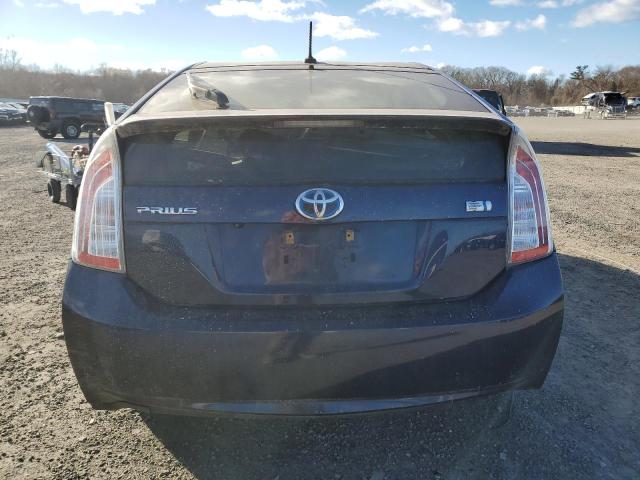 82605804-2013-toyota-prius_6