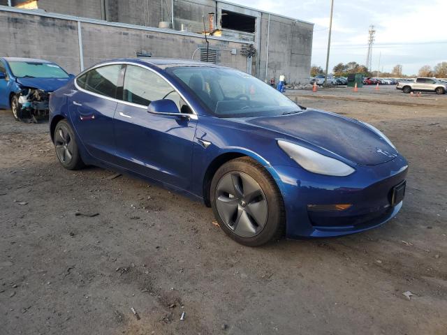 82645744-2019-tesla-model-3_4