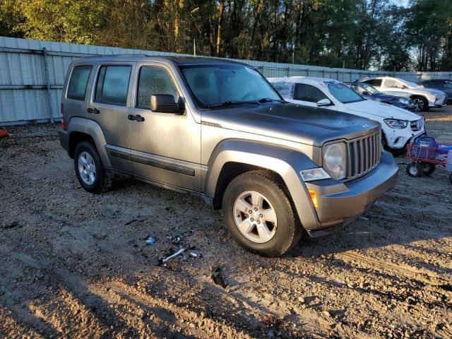 82646763-2012-jeep-liberty_4