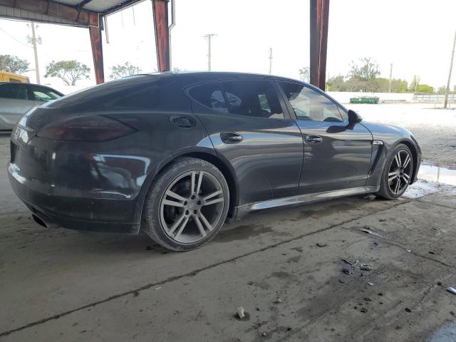 82674954-2011-porsche-panamera_3