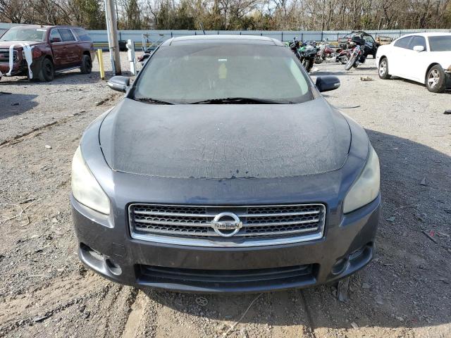 82686474-2010-nissan-maxima_5