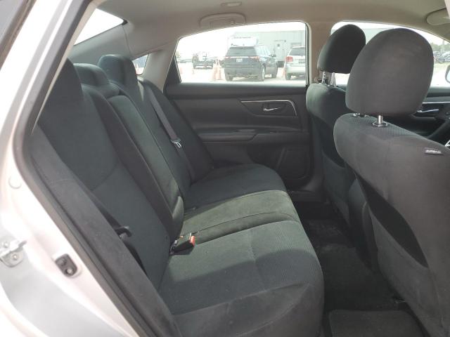 82688724-2015-nissan-altima_10