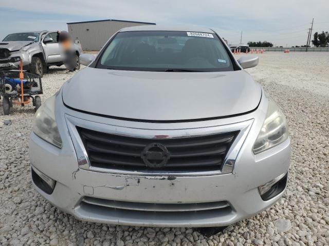 82688724-2015-nissan-altima_5