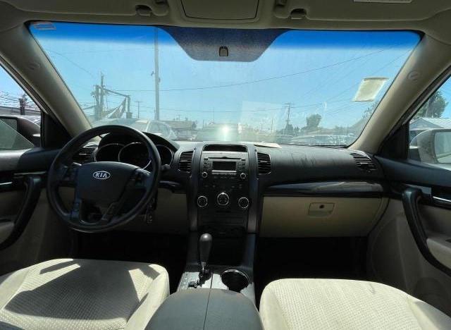 82711014-2012-kia-sorento_9