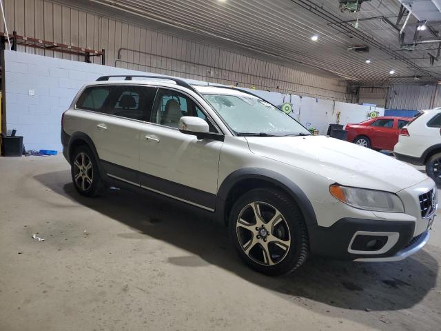 82761064-2012-volvo-xc70_4