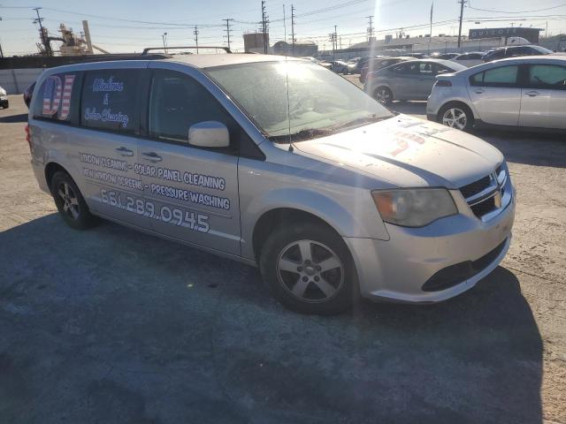 82761593-2012-dodge-caravan_4