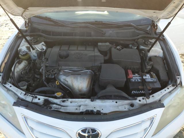 82811754-2011-toyota-camry_11