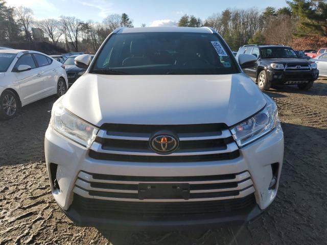 82812384-2019-toyota-highlander_5