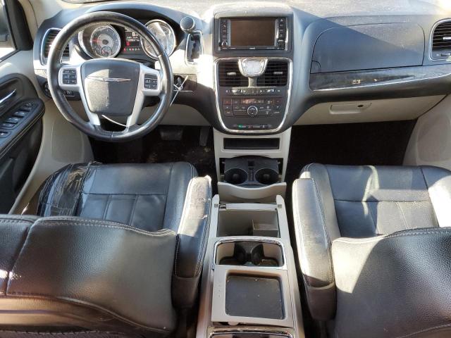 82813003-2014-chrysler-town-c_8