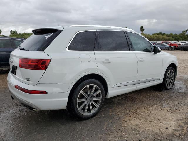 82816574-2017-audi-q7_3