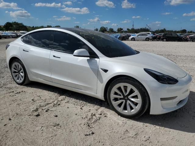 82817484-2021-tesla-model-3_4