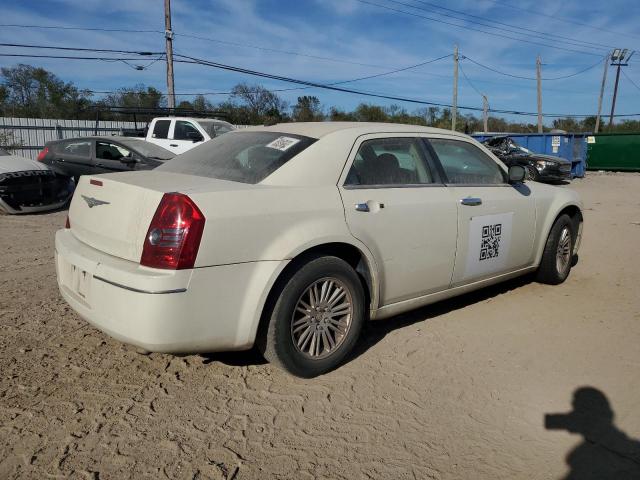 82860194-2010-chrysler-300_3