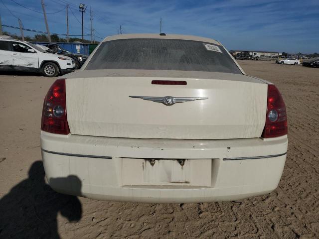 82860194-2010-chrysler-300_6