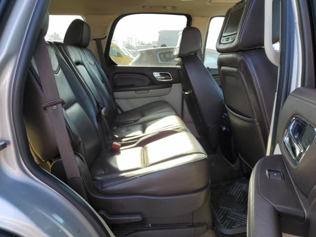 82891583-2011-cadillac-escalade_11