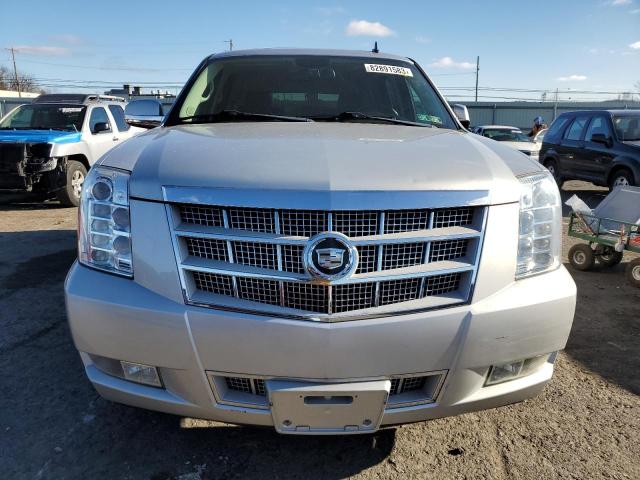 82891583-2011-cadillac-escalade_5