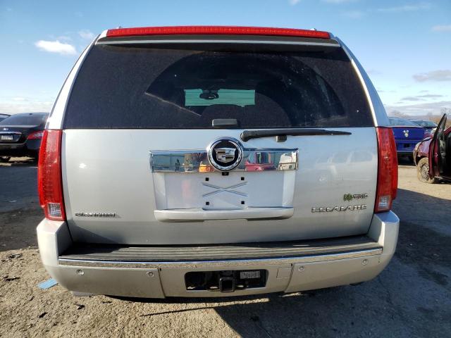 82891583-2011-cadillac-escalade_6