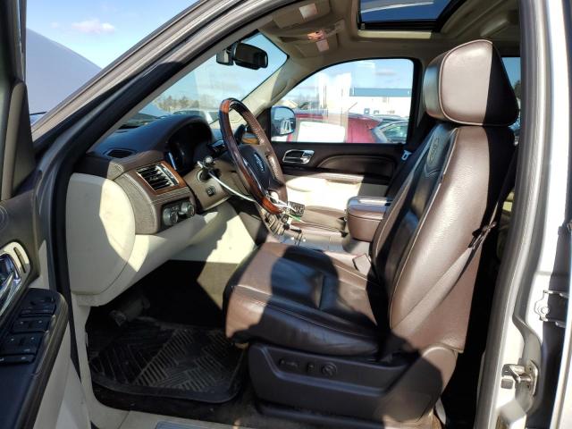 82891583-2011-cadillac-escalade_7