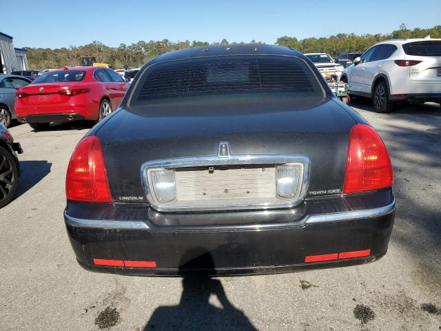 82925014-2011-lincoln-towncar_6