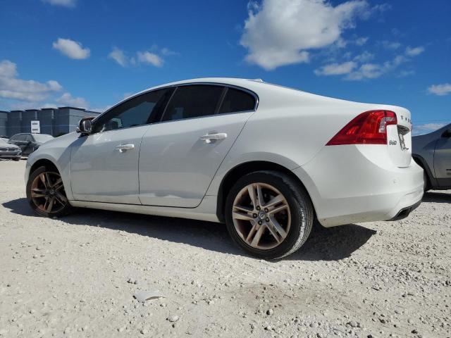 82973084-2015-volvo-s60_2