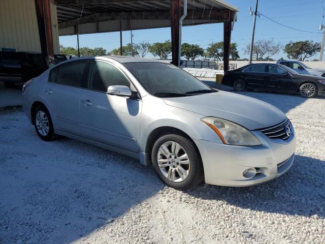 83007364-2010-nissan-altima_4