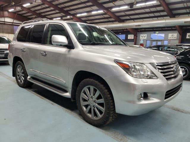 83022494-2011-lexus-lx570_4