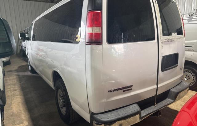 83054974-2016-chevrolet-express_3