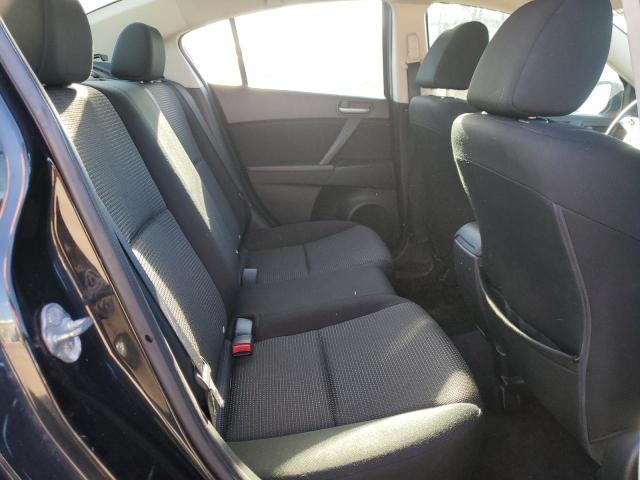 83067774-2013-mazda-3_10