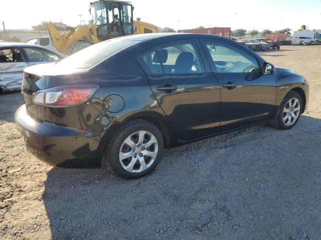 83067774-2013-mazda-3_3