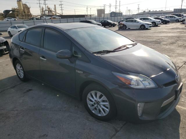 83097094-2013-toyota-prius_4