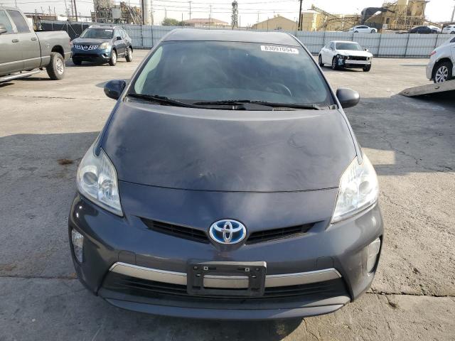 83097094-2013-toyota-prius_5