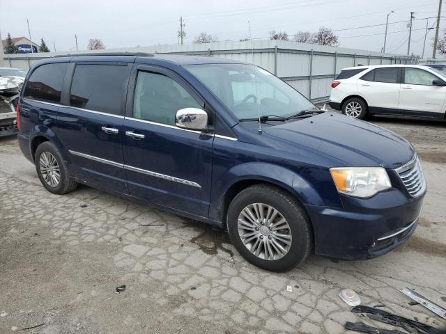 83237024-2013-chrysler-minivan_4