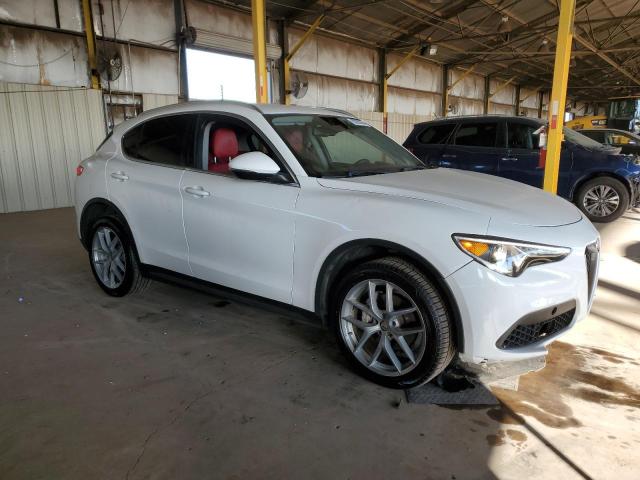 83263554-2018-alfa-romeo-stelvio_4