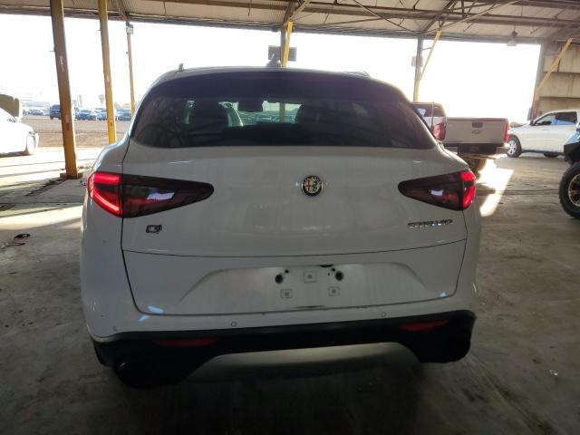 83263554-2018-alfa-romeo-stelvio_6