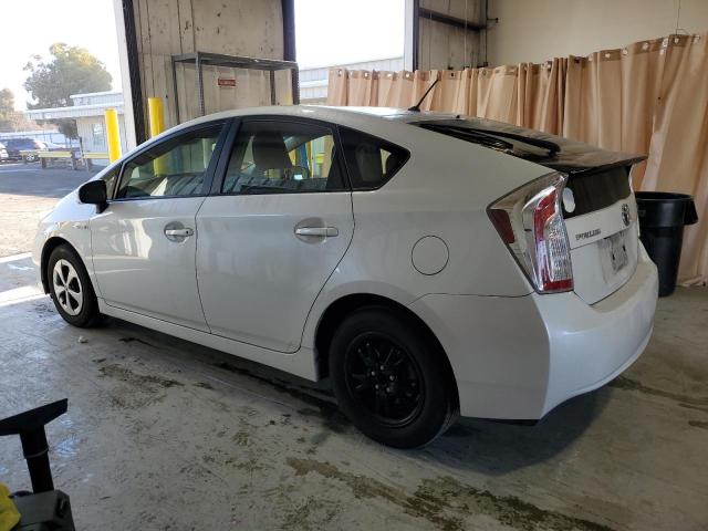 83266704-2015-toyota-prius_2