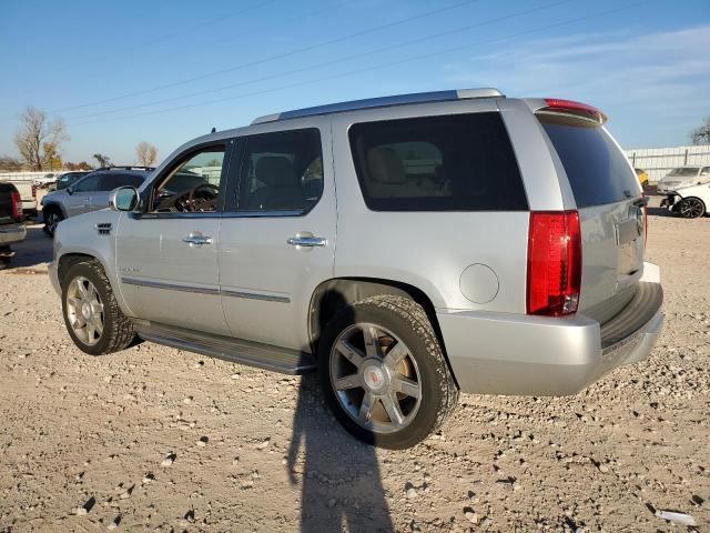 83269994-2013-cadillac-escalade_2