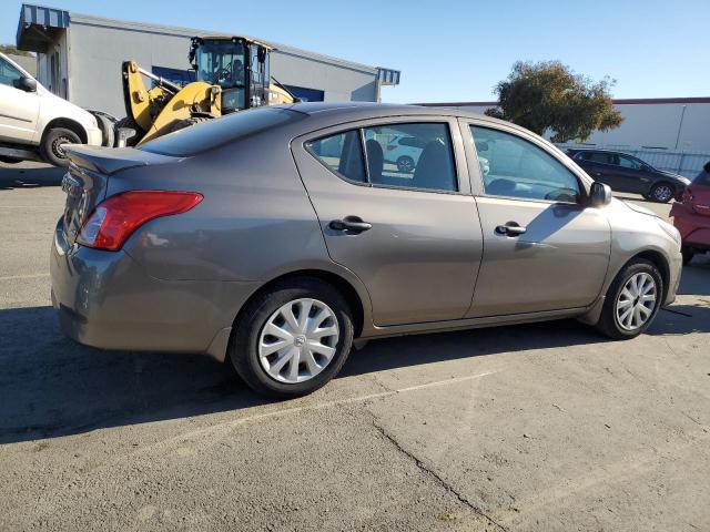 83270454-2015-nissan-versa_3