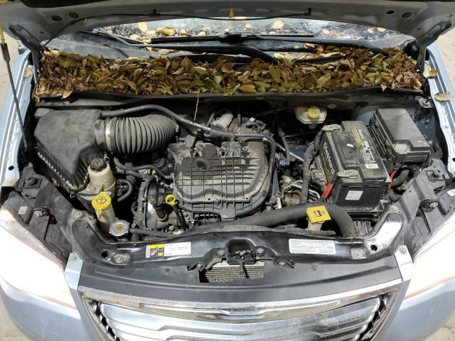 83370914-2013-chrysler-minivan_12