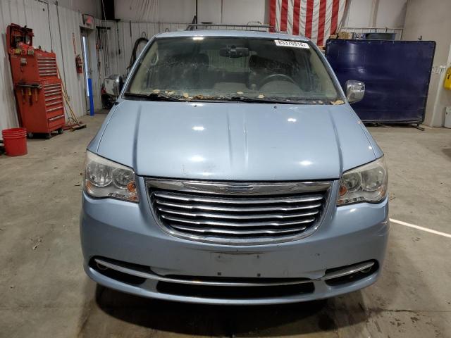 83370914-2013-chrysler-minivan_5