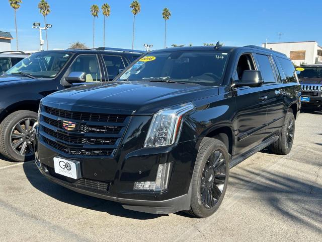 83459884-2016-cadillac-escalade_2