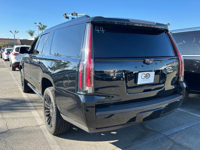 83459884-2016-cadillac-escalade_3