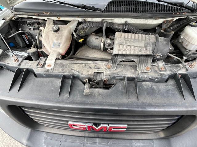 83516624-2011-gmc-savana_7