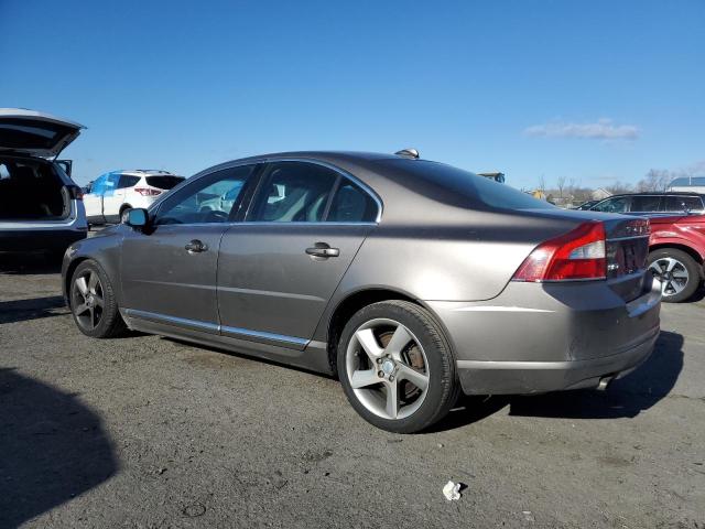 83521804-2010-volvo-s80_2