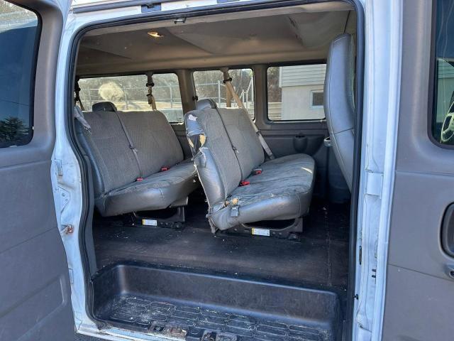 83564544-2020-chevrolet-express_7