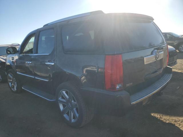 83609544-2010-cadillac-escalade_2