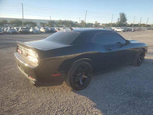 83625084-2016-dodge-challenger_3