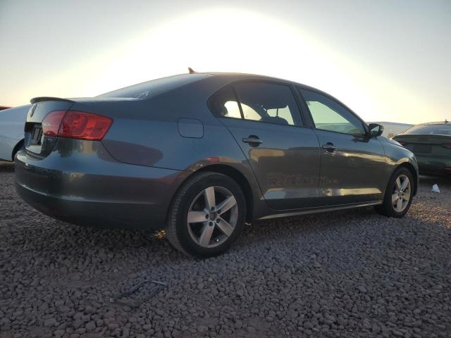 83672544-2012-volkswagen-jetta_3