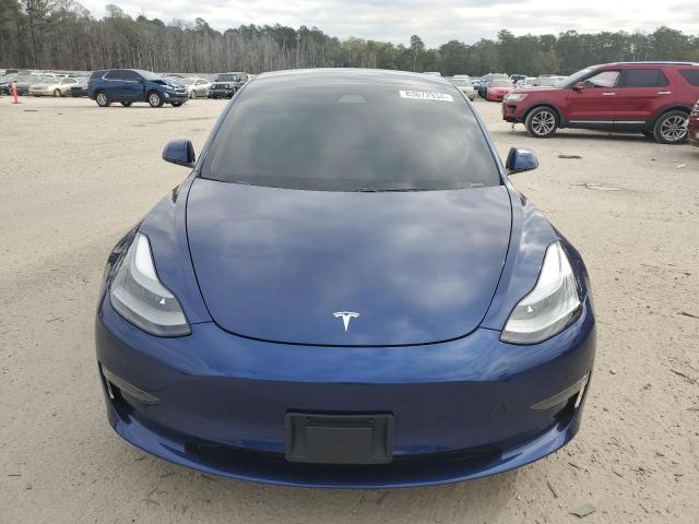 83672934-2021-tesla-model-3_5