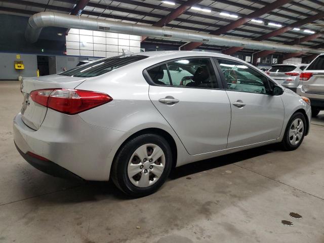 83819604-2016-kia-forte_3