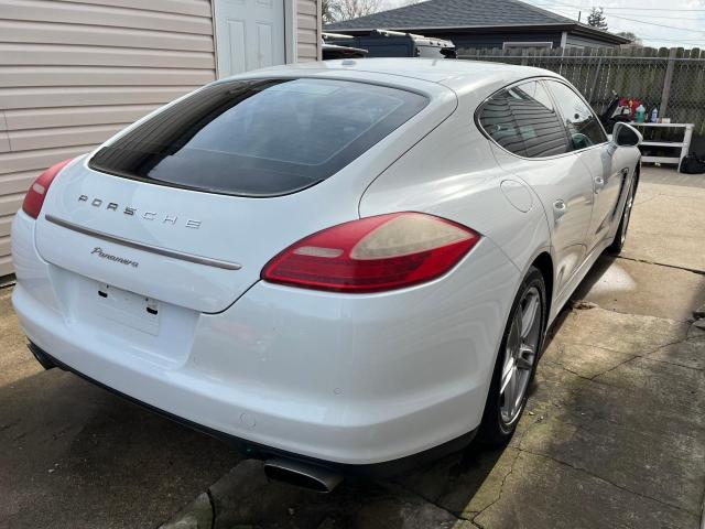 83971684-2013-porsche-panamera_4